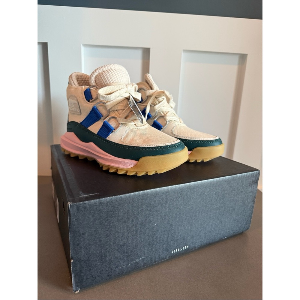 Sorel Cream and Blue Sneakers